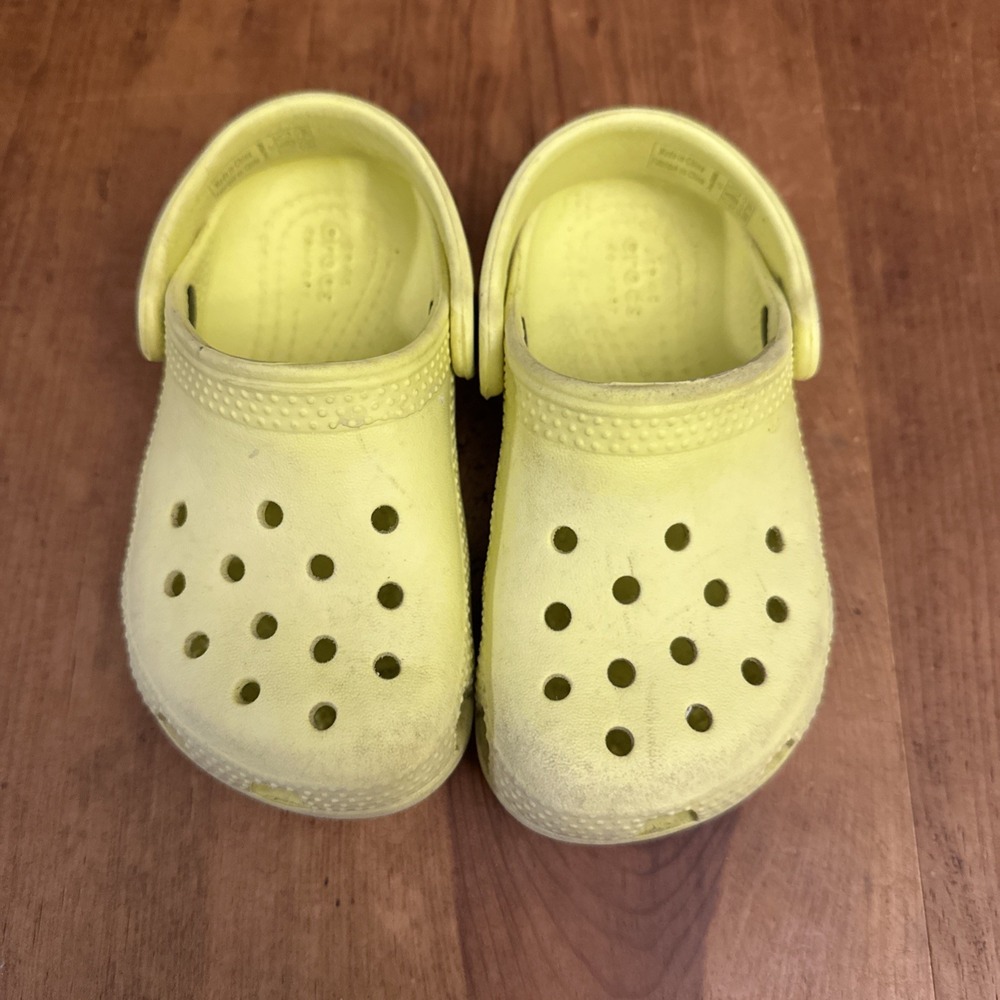 Crocs Classic Clog Toddler Size C7 Children Little Kid Bright Yellow